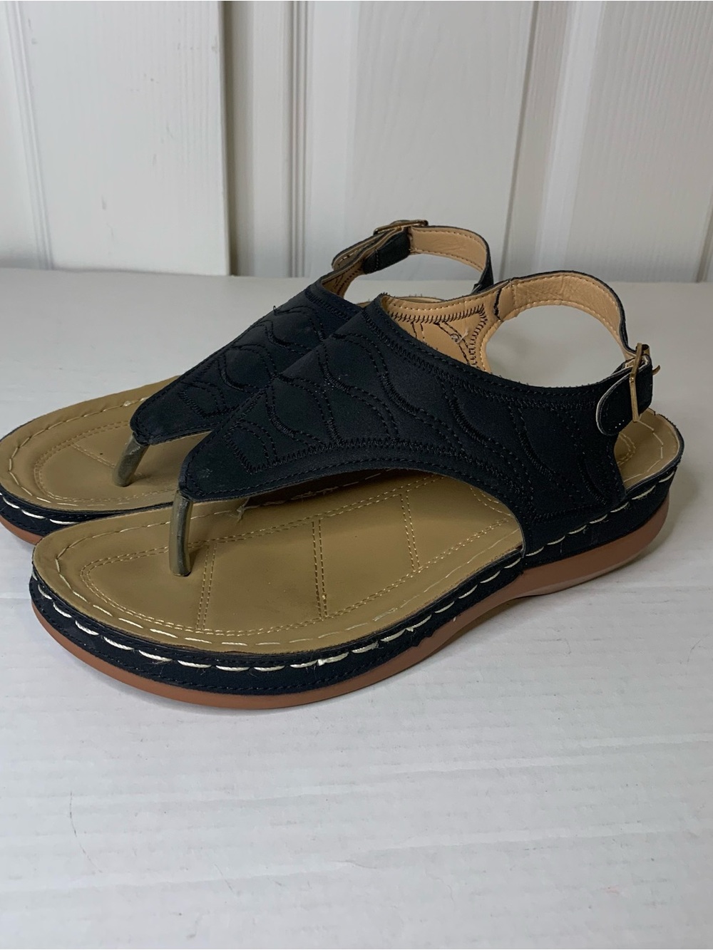 Low Wedge Black Thing Orthopedic Sandals